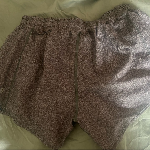 Lululemon hotty hot shorts low rise lined 4 inch shorts - Picture 2 of 3